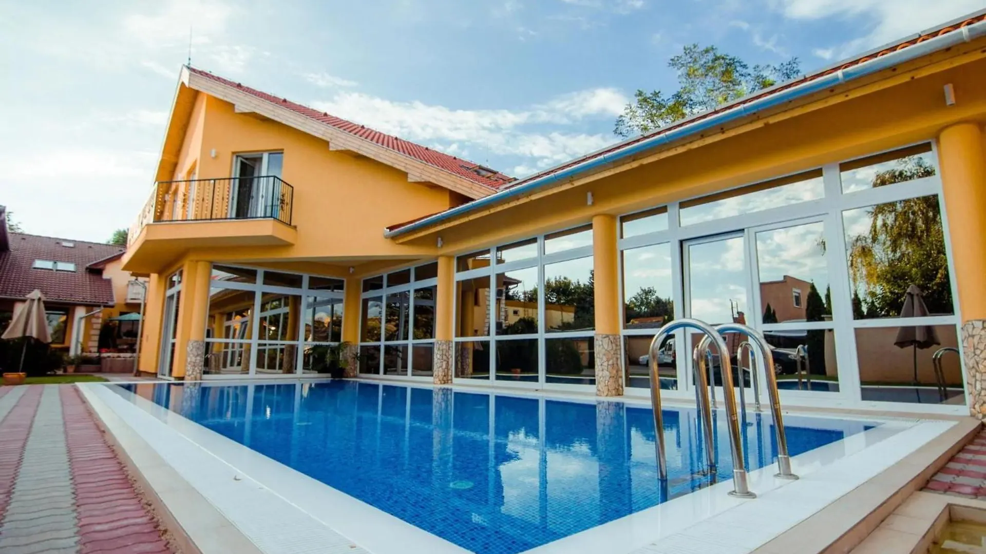 Ella Residence Panzio Hajduszoboszlo Bed & Breakfast