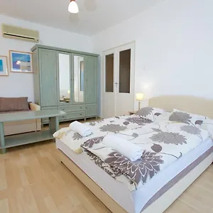 Zoli Apartmanok-balcony Koelcsey 32 Apartament